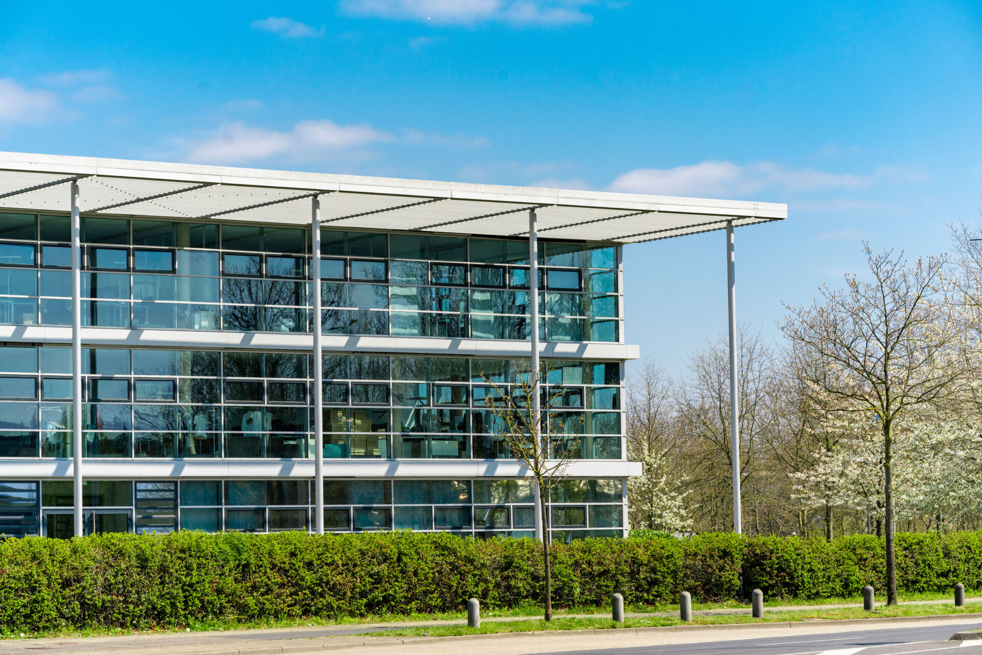 Contact LHM Maintenance a commercial ground maintenance service across all of Kent including gardening, tree stump grinding, weed and leaf control and exterior cleaning